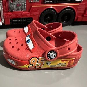 Toddlers' Disney and Pixar Cars' Lightning McQueen Clog size C8 lights up